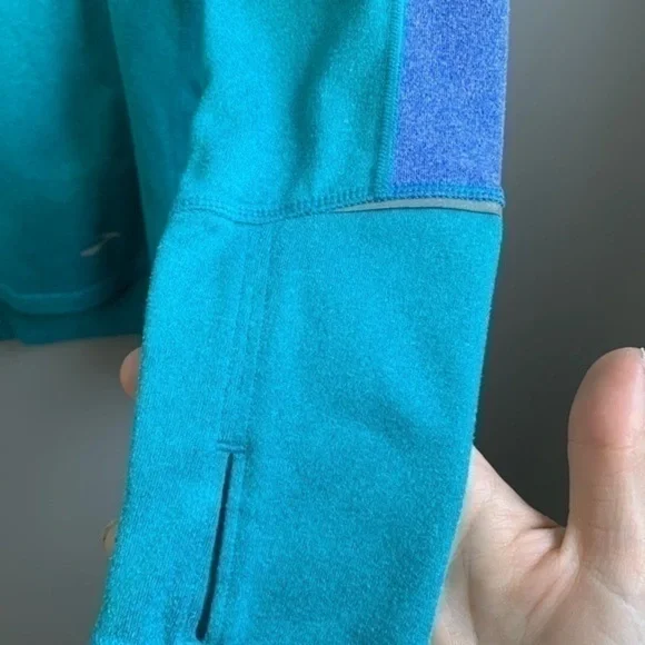 Brooks | quarter zip - Picture 3 of 8